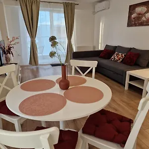  דירה Sky Airport רומניה